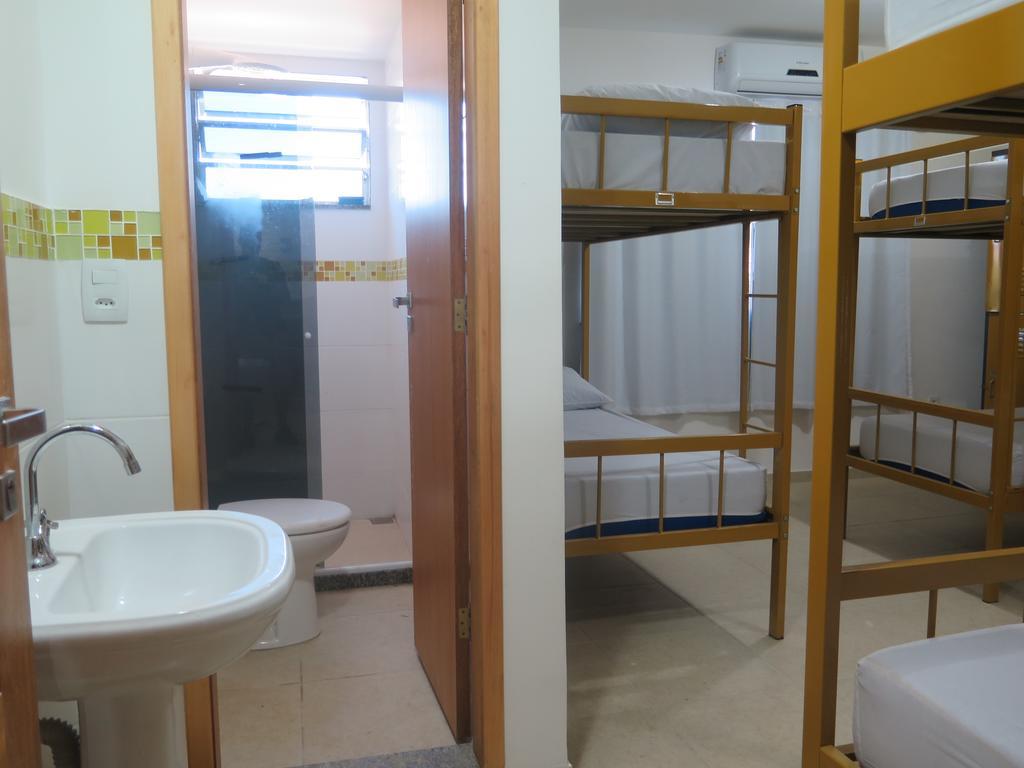 Hostal Walk On The Favela *