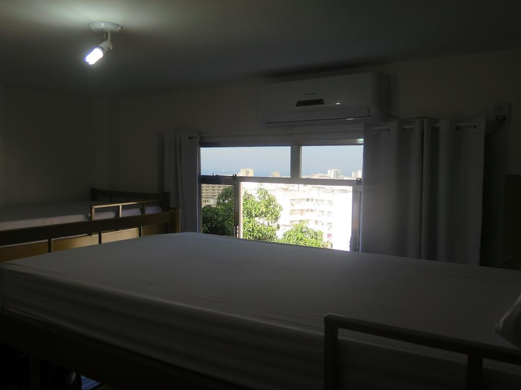 Albergue Walk On The Favela