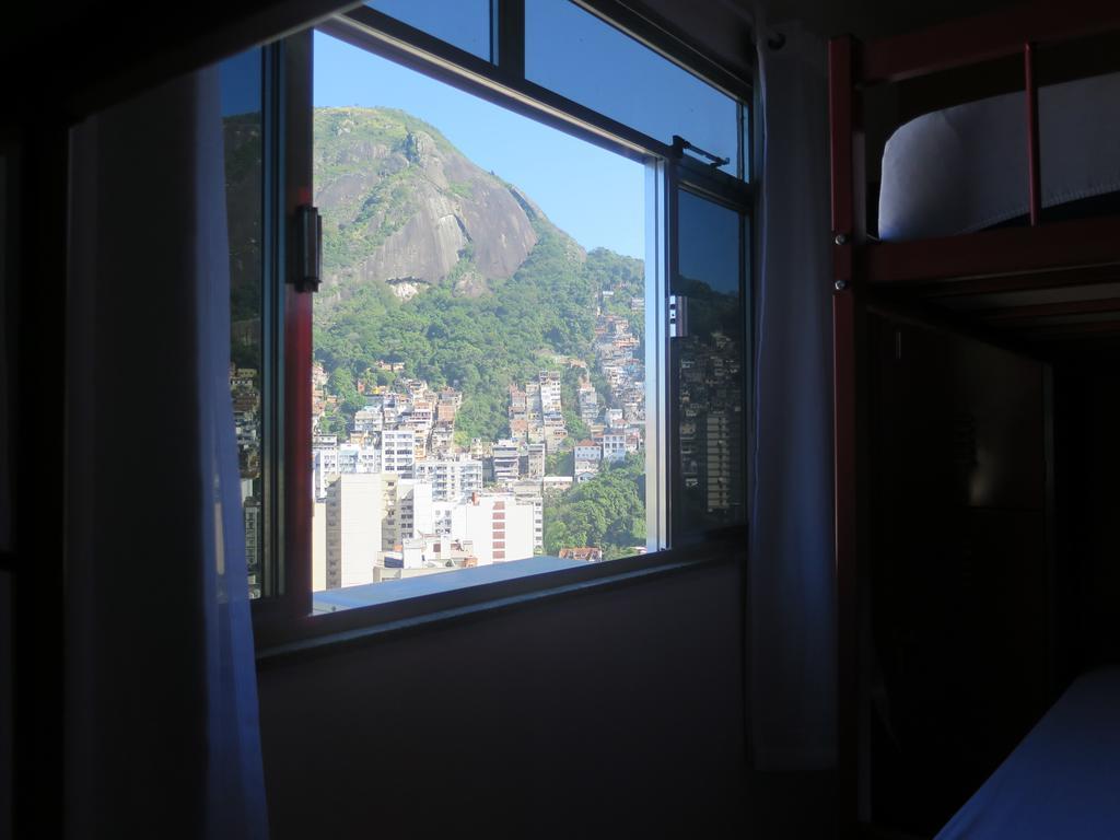 Albergue Walk On The Favela