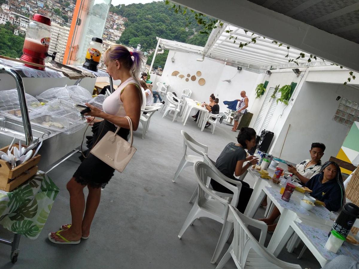Walk On The Favela Albergue