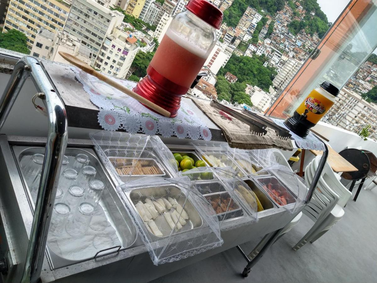 Albergue Walk On The Favela *